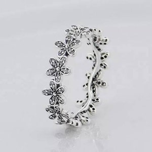 Women's Daisy Ring