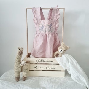 Holzkiste für die Babygeschenke, personalisierte Geschenke-Kiste aus Holz, Geschenkkiste für Babyparty mit Holzstäbe Babyshower