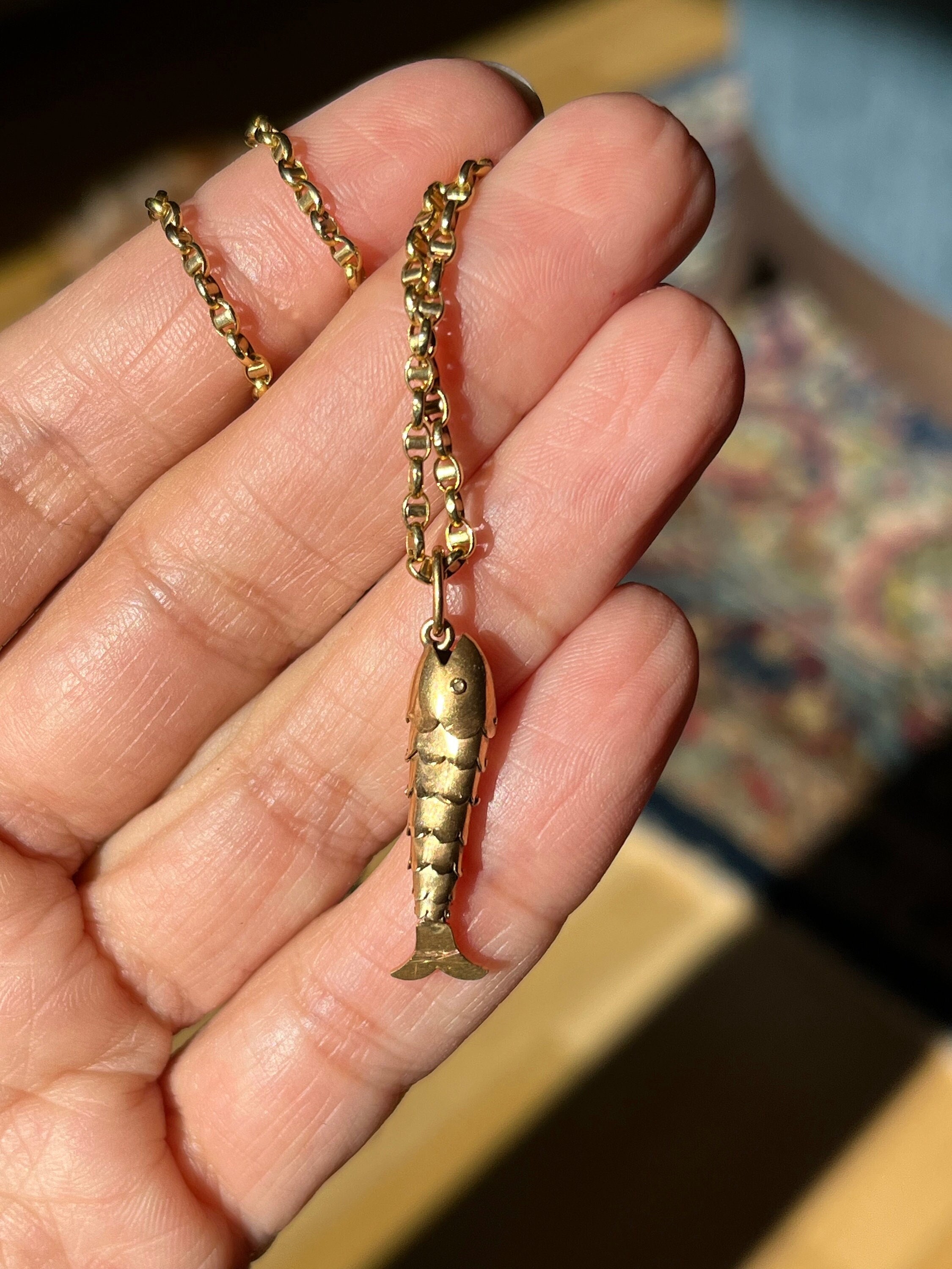 Vintage Articulated Fish Pendant Made in 18 Carat Yellow Gold 