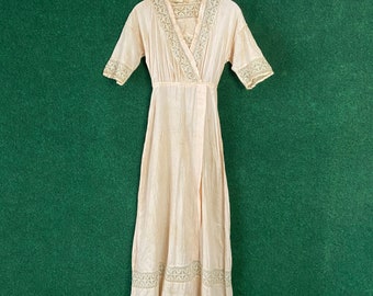 antique Edwardian tea dress - surplice front, mesh net lace, lightly textured fabric