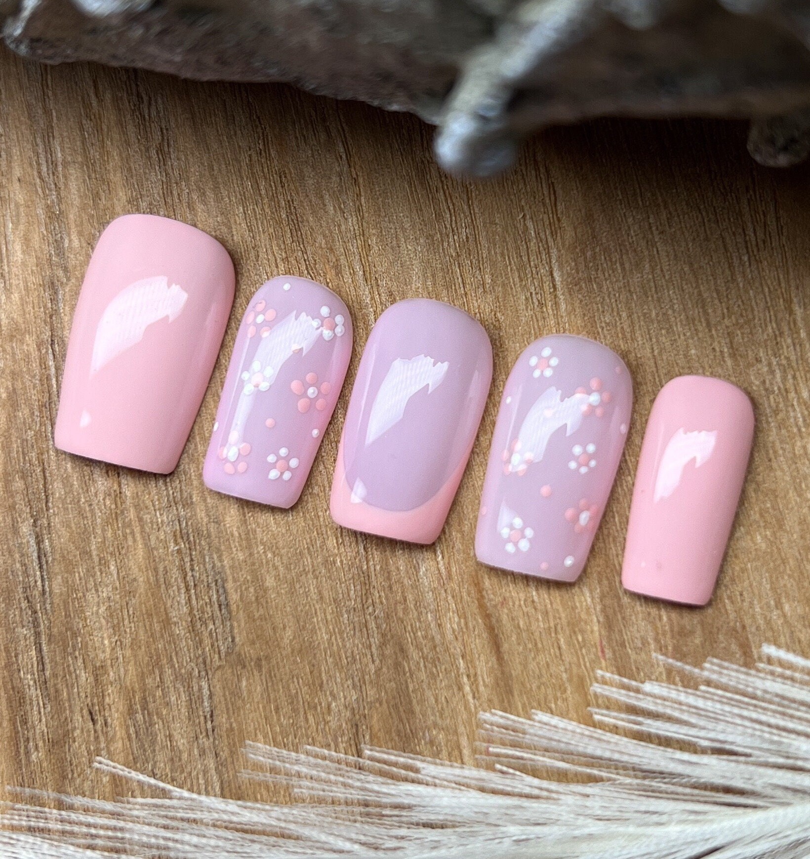 besuフォーム 10 Stick-on Nails for Fingernails / Spring Flower Design