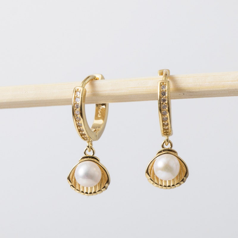 PEARL SEASHELL EARRINGS