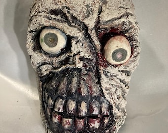 Zombies - Glenn - Mini máscara, Halloween, decoración, calavera, escultura, arte de terror, sangriento, aterrador, horror, espeluznante, rareza, zombies, arte de papel maché