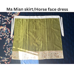On Sale, Chinese Hanfu Skirt, Ma Mian Skirt, Ming Dynasty, Horse Face Dress, Green Hanfu Dress, Women Hanfu, Hanfu Clothing, Hanfu Costume