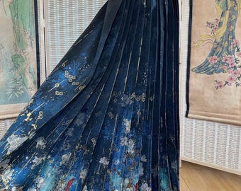 Chinese Traditional Hanfu, Ming Dynasty, Ma Mian Qun, Horse Face Dress, Brocade Gold Thread, Women Hanfu Dress, Black Hanfu Skirt