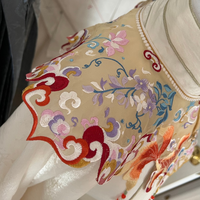 Chinese Hanfu Accessories, Yunjian Garment Collar, Embroidered Cloud