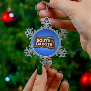 Ornamento di fiocco di neve in peltro del South Dakota, ornamenti ispirati al South Dakota, ornamenti natalizi del South Dakota, regali del South Dakota