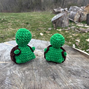 Crochet Turtle Plush: Cheeky Green Turtle Toy