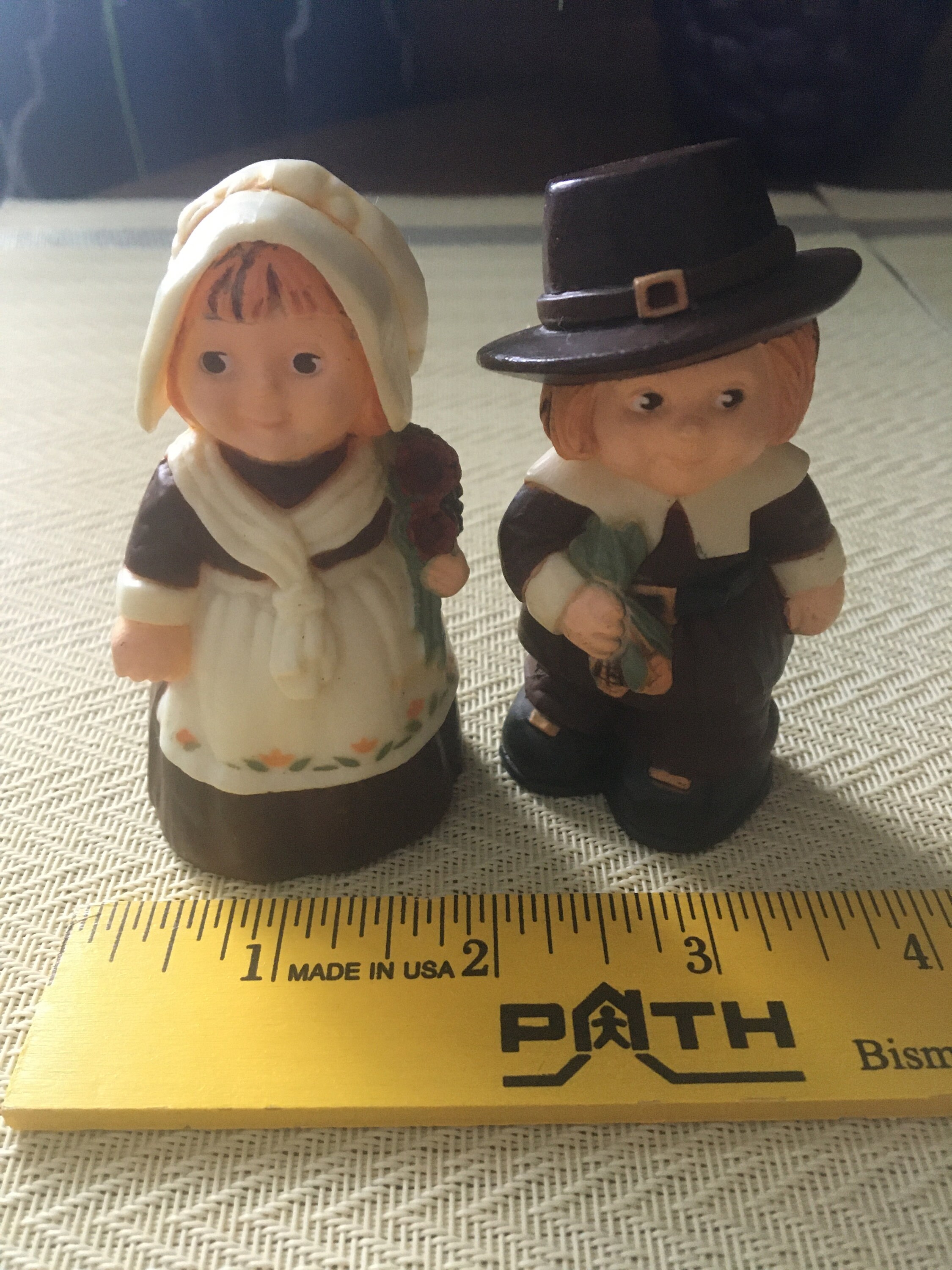Vintage Pilgrims Salt and Pepper Shakers Set, Hallmark 1970s, Holiday