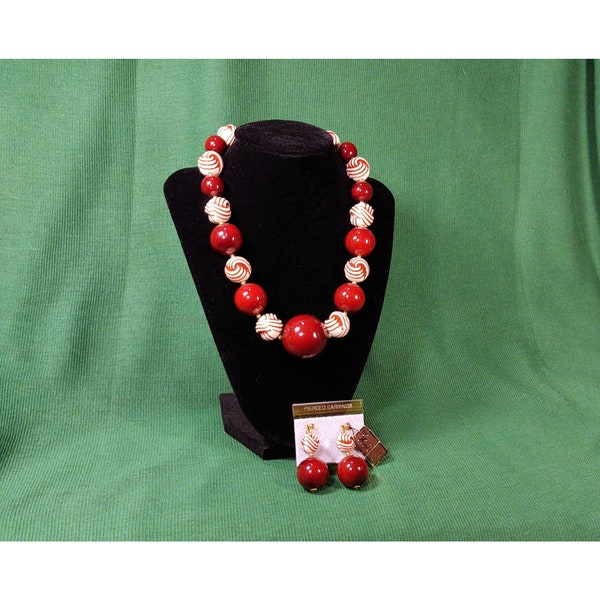 Hugo Fashions Red and White Graduated Bead Necklace w/ Matching Pierced Earrings Vintage