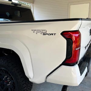 TRD Sport Racing Entwicklung Tacoma Bed Tailgate Aufkleber Streifen Mehrfarbige Vinyl Aufkleber