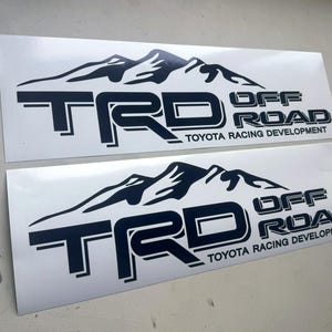 TRD OffRoad Mountain TOYOTA Racing Entwicklung Tacoma Bed Tailgate Abziehbild Streifen mehrfarbige Vinyl Aufkleber