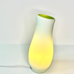 Vintage IKEA Milchglas Tischlampe Mylonit 1990s Minimalist Grün Stimmungs Licht Ambient Retro Modern Home Decor Scandi Gemütlich Nachttisch Lampe
