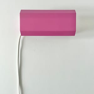 Applique murale enfichable vintage des années 80, rose fuchsia, lampe de chevet minimaliste, rétro, décoration de chambre à coucher postmoderne unique, cadeau décoratif, veilleuse cool image 3