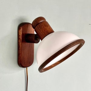 Vintage Steinhauer Wandlampe 1970er Jahre Stecker in Wandlampe, Mid Century Modern Holz Akzent Nachttischlampe Einzigartige MCM Nachtlicht Leselampe