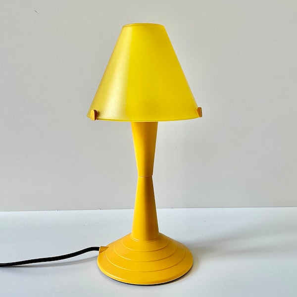 Postmoderne Veneta Lumi vintage Designer lampe de table minimaliste éclectique décor à la maison coloré milieu du siècle lumière ambiante lampe de chevet champignon