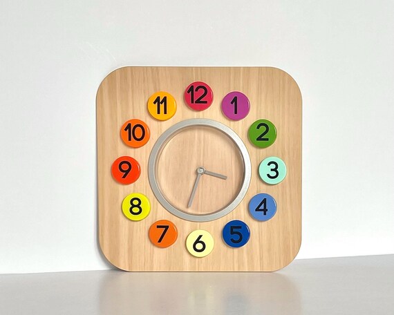 Raro reloj vintage de los anos 90 con numeros de arcoiris de Ikea diseno de la era espacial reloj de pared moderno de mediados de siglo decoracion de pared de cocina minimalista