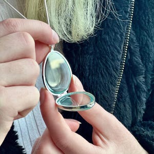 Glass Photo Locket Necklace Victorian Teardrop Keepsake Gold Silver Locket