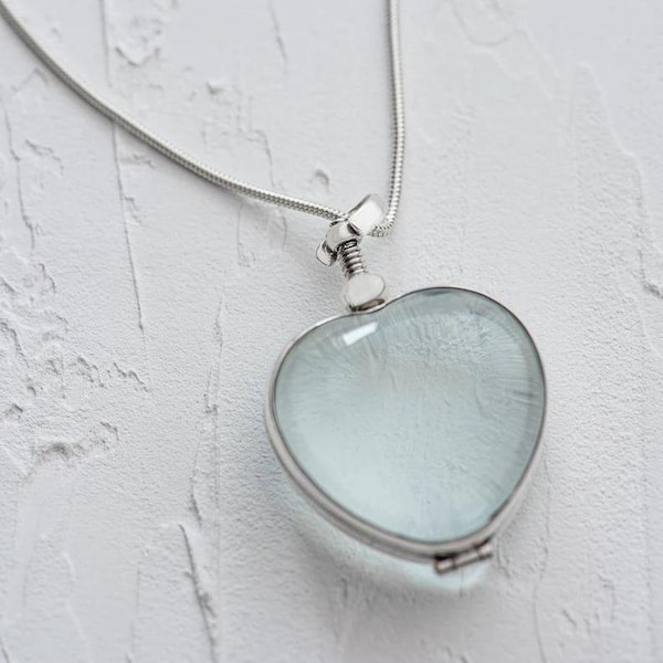 Medium Deep Fillable Silver or Gold Heart Locket Name Necklace Heart Locket for Lovers Locket Engraved Glass Shaker Locket Message Necklace