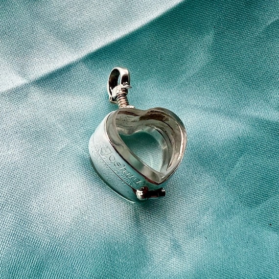 Small Deep Engraved Gold or Silver Heart Locket Personalized Antique Victorian Style Locket Engraved Glass Shaker Locket Message Necklace Etsy