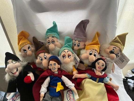 Vintage Snow White and Seven Dwarfs Mini Bean Bag Plush Set, New