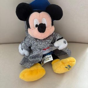Vintage Mickey Mouse Disney Bean Bag plush with tags new in pristine condition- stored in plastic bins and comes from a smoke free home. bild 9