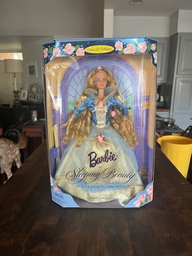Mattel BARBIE BARBIE AS SLEEPING BEAUTY Children's Collector Series Mattel BARBIE BARBIE AS SLEEPING BEAUTY Children's Collector Series