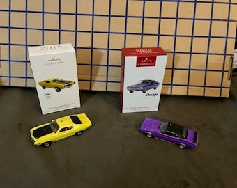 Hallmark Keepsake 1970 Ford Torino Cobra & Dodge Challenger R/T Ornament