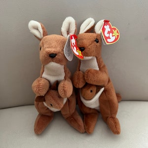 Vintage TY Pouch Kangaroo and baby in pouch-11-06-96-Beanie Baby-Smoke free home and stored in plastic bins. In pristine condition with tags