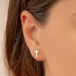 Silver Tiny Cross Stud Earrings, Religious Jewelry for Women, Cartilage Cross Earrings, Handmade Mini Cross Jewelry, Gift for Her,Mom,Women