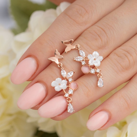[GET ME BLING] 韓国☆Pure Flower Earrings Gold Butterfly Flower Earrings, Korean Earrings, Flower