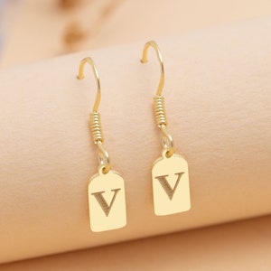 Gold Initial Letter Earrings, Dangle letter Earrings, Custom Letter jewelry, Dainty Letter Earring, Personalised Earring, Gift for Mothers