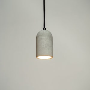 Lampe ronde minimaliste pendante en béton, luminaire à cylindre en béton brut, éclairage à cylindre design, design scandinave, accessoires 12 cm (4,8 inches)