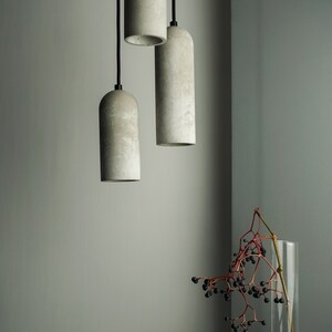 Lampe ronde minimaliste pendante en béton, luminaire à cylindre en béton brut, éclairage à cylindre design, design scandinave, accessoires image 3