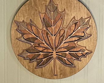 Esdoornblad kunst aan de muur – herfsthout gelaagd decor – rustieke blad muur hangen – ronde houten muur kunst – minimalistisch herfst decor – moderne muur decor