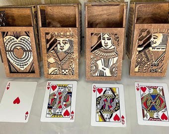 CAJA PARA NAIPES – Regalo único para padrinos de boda - Regalo para el Día del Padre - Regalos para jugadores - Caja para guardar cartas - Soporte para cartas de juego - Caja de póker única