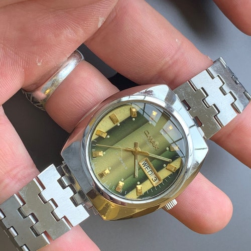 Vintage Omax shops Automatic 17 Jewels Day/Date Swiss Made