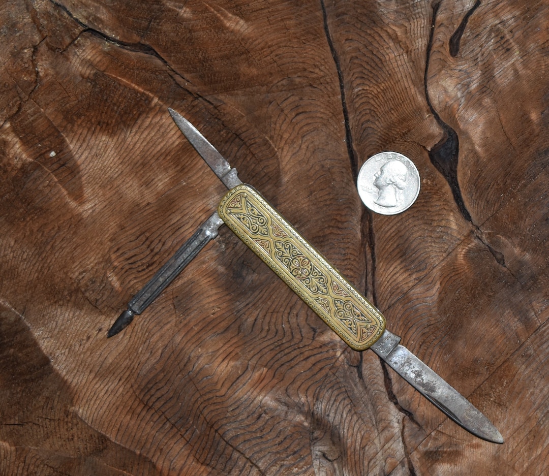 Antique Solingen Pocket Knife From Germany With the Distinctive and Famous Toledo Decorations