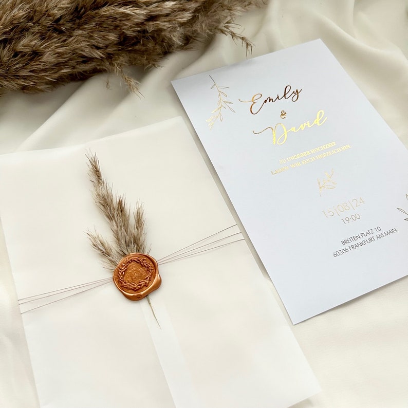 Hochzeitseinladung, Einladungskarten Hochzeit mit Pampasgras, Wachssiegel und getrocknete Blume, minimalistische einladung, Goldfolien Bild 5