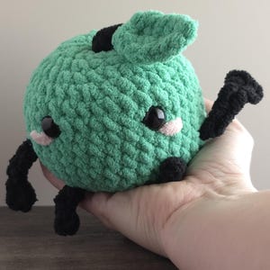 Magnetic Shoulder Plushie | Cute Handmade Companion | Soft Chenille Clip-On Plush for Cosplay, Gifts & Everyday Fun