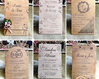 Peut inclure: Six invitations de mariage en bois avec des motifs floraux et du texte en espagnol. Les invitations sont sur un support et ont un aspect rustique.
