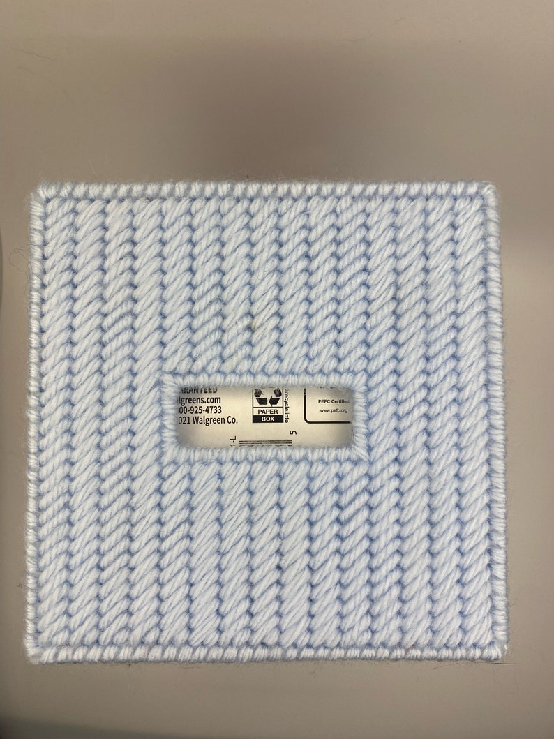 Snowman Tissue Cover" | Plastic Canvas Pattern