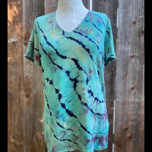 Pacific waves v-neck reverse dyed cotton tee/ size XL