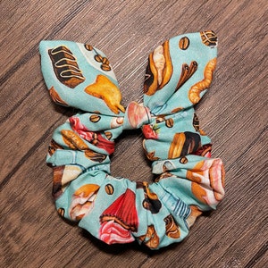 Scrunchie made with Treats and Coffee fabric