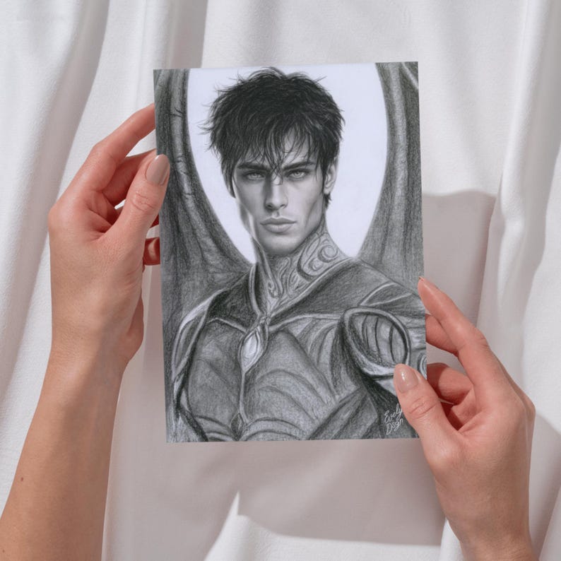 Retrato en grafito inspirado en Shadowsinger | Arte mural de fantasía oscura y estilo literario | Dibujo realista a lápiz, póster clásico en papel mate imagen 4