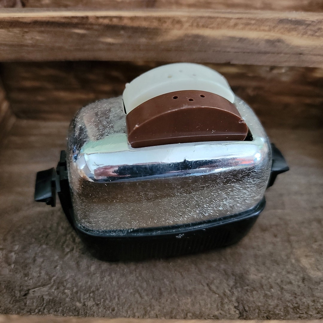 Vintage Toaster Oven With Popup Salt & Pepper Shaker Bread Etsy