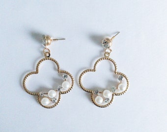 Drop Earrings, Long Earrings, Quatrefoil Pearl Earrings, Pearl Bridal Earring, Bridal Jewellery, Wedding Earrings, Gold Earrings – Louise