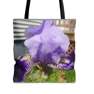 Tote Bag (AOP) Iris with grey bag 01