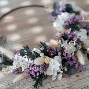Trockenblumen Kranz lila weiß Eukalyptus Hochzeit Flowerhoop personalisierbarer Türkranz Bild 3