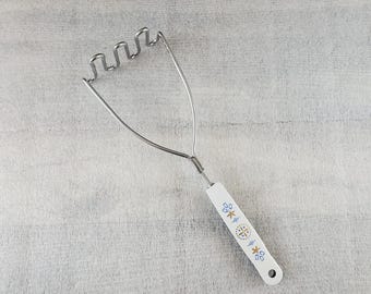 Ekco Dutch Blue Tulip Stainless Steel Potato Masher ~~ USA Mid Century Canning